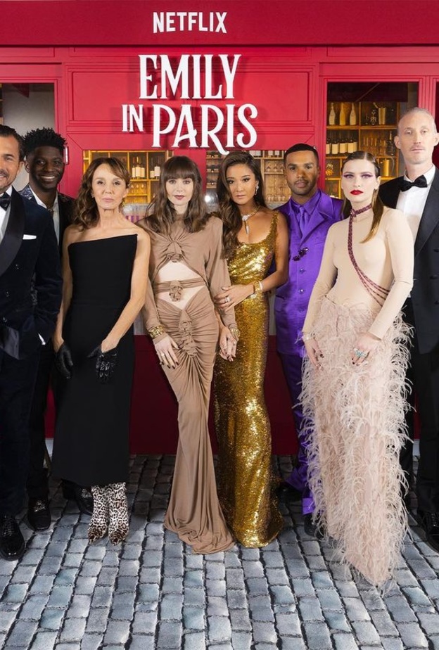 في عام 2022... الموضة تتأثر بالتلفزيون أيضًا