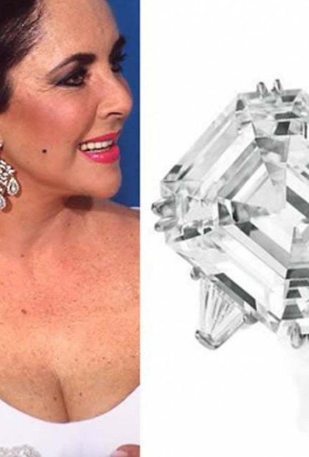 النجمة إليزابيث تايلور Elizabeth Taylor بخاتمها المرصع بماسة تايلور-بورتون
