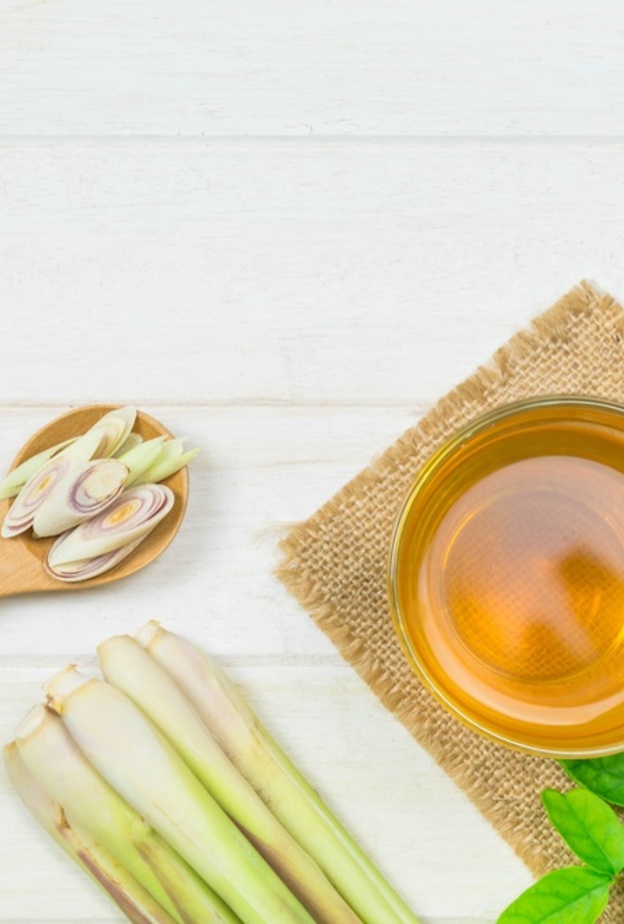 تعرفي على فوائد وأضرار عشبة الليمون