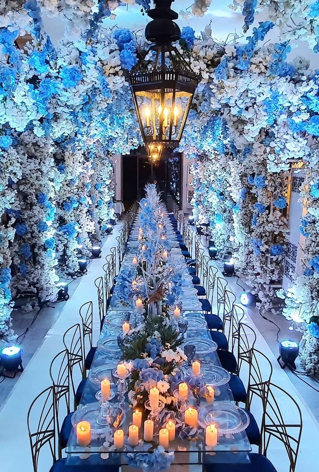ثيم زفاف باللون الأزرق الملكي لشتاء 2022 من تنفيذ Mohamad Safadieh 