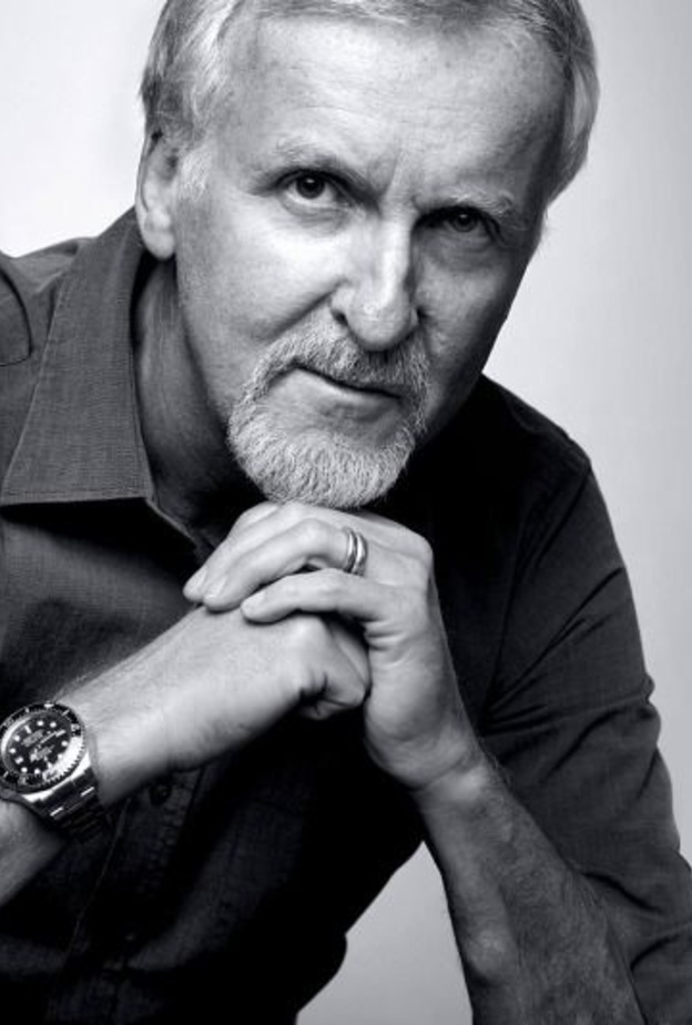 جيمس كاميرون وحول معصمه ساعة رولكس ديبسيRolex Deepsea