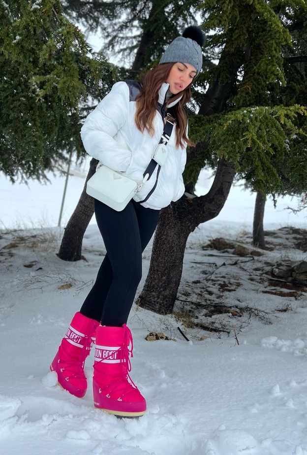 درة ولحظات مرحة وسط الثلج