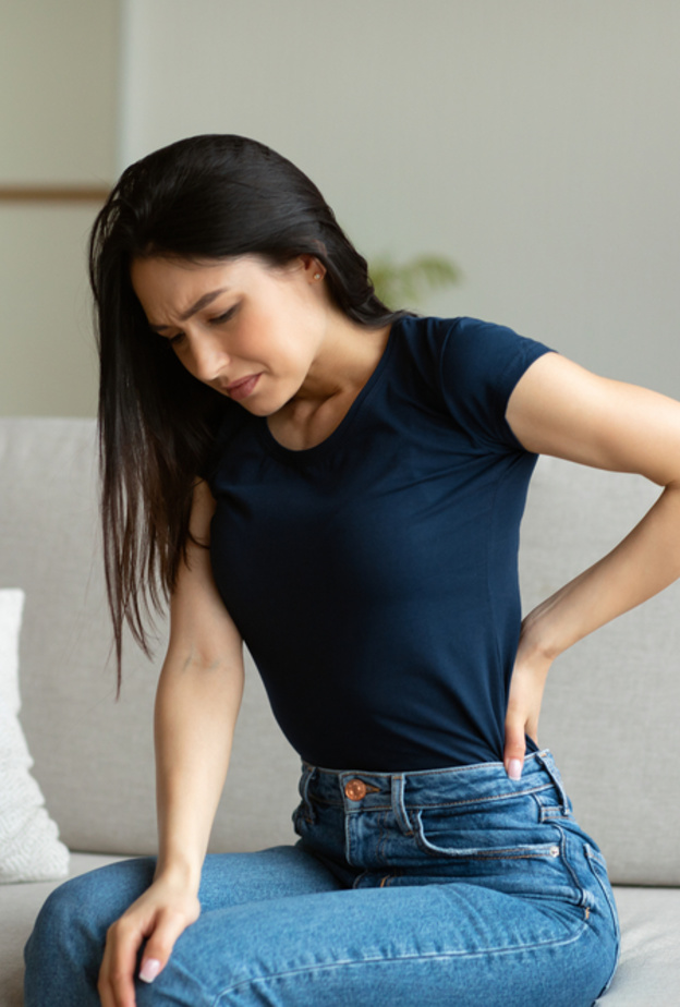 أسباب غير متوقعة لآلام أسفل الظهر.. وماهي طرق علاجه