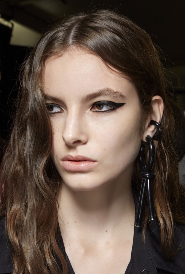 عالجي مشاكل تساقط الشعر من خلال تقنية الريجينيرا