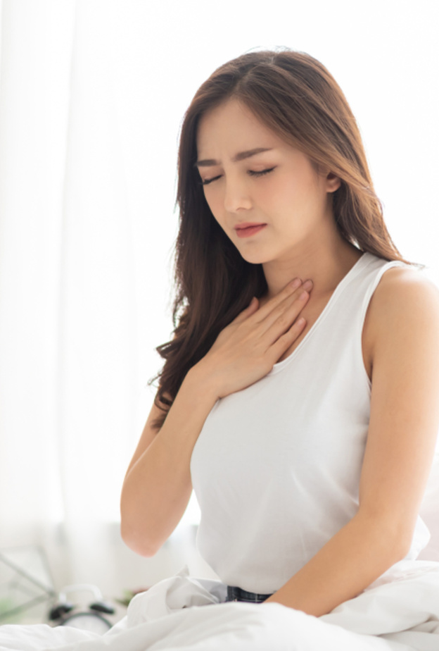 ماذا تأكلين وماذا تتجنبين عند الإصابة بالتهاب الحلق