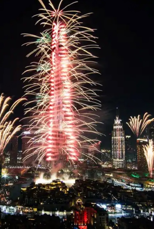 عرض ساحر في برج خليفة.