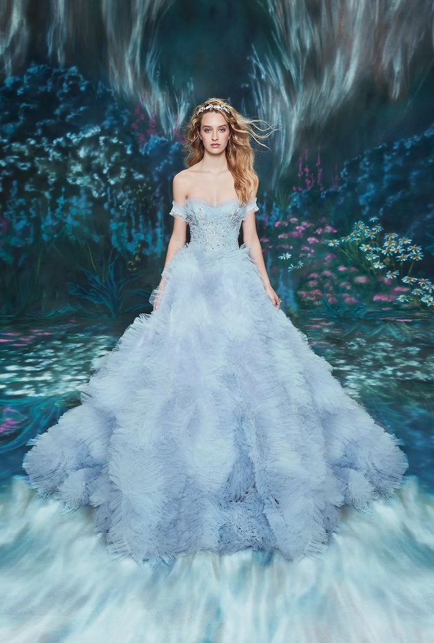 فساتين زفاف باللون الازرق@inesdisanto