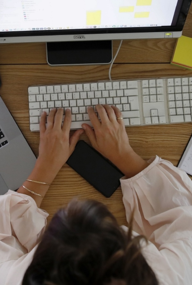 كيف تستطيع المرأة التطوير من ذاتها لبناء عقلية ناجحة؟