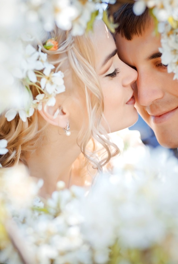 للمقبلين على الزواج .. 8 أمور تُحي الحب في القلوب إلى الأبد آخرها أقواها