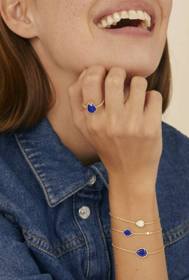 من مجموعة Serpent Bohème المرصعة باللازورد من بوشرون Boucheron