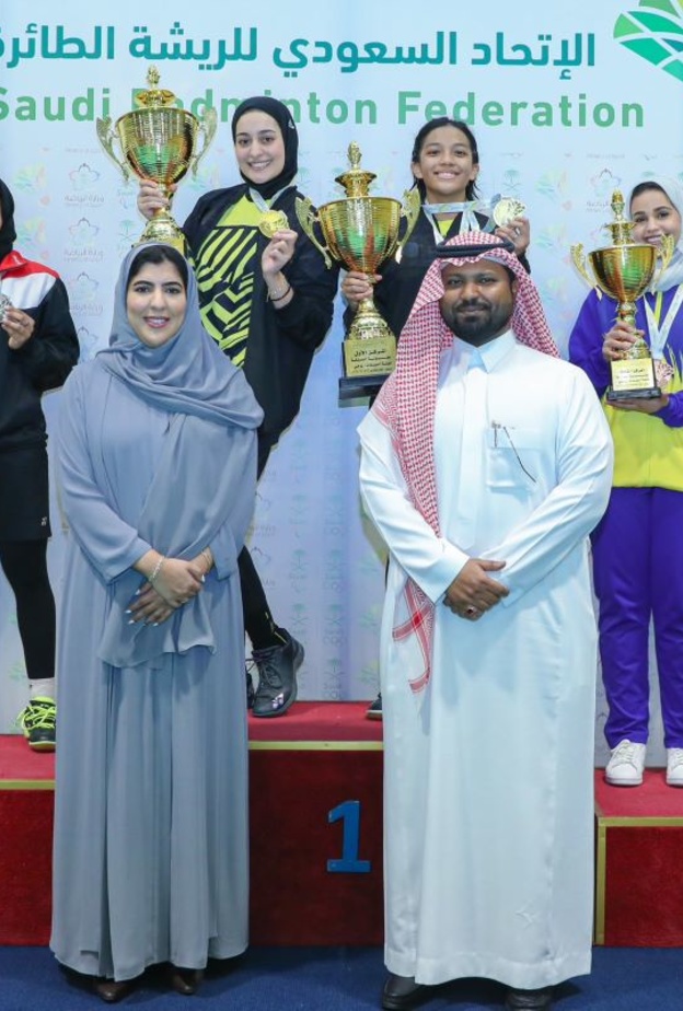 "مي الرشيد" تتوج الفائزات في بطولة المملكة المفتوحة للسيدات للريشة الطائرة