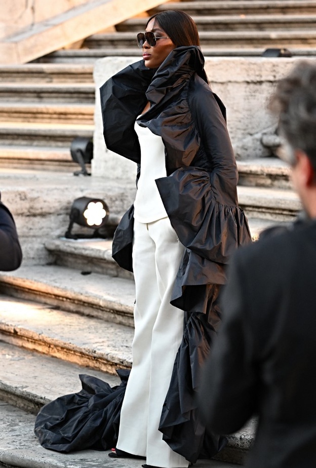 ثلاثية ناجحة في عالم الموضة... أيقونات عرض الأزياء الأشهر في العالم بين الأمس واليوم