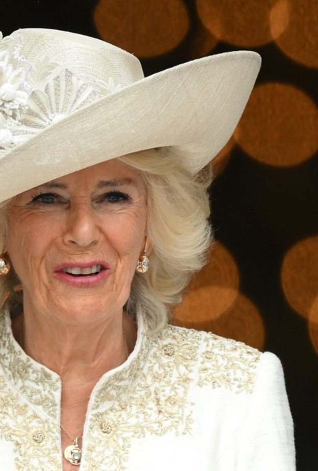 كيف تحقق حلم كاميلا باركر من حبيية تشارلز الخفية إلى ملكة بريطانيا؟