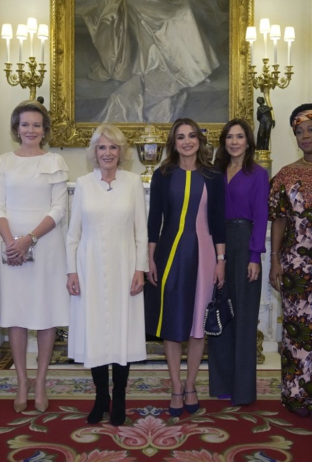 صورة تجمع عددا من الملكات والأميرات وزوجات الرؤساء من حول العالم 