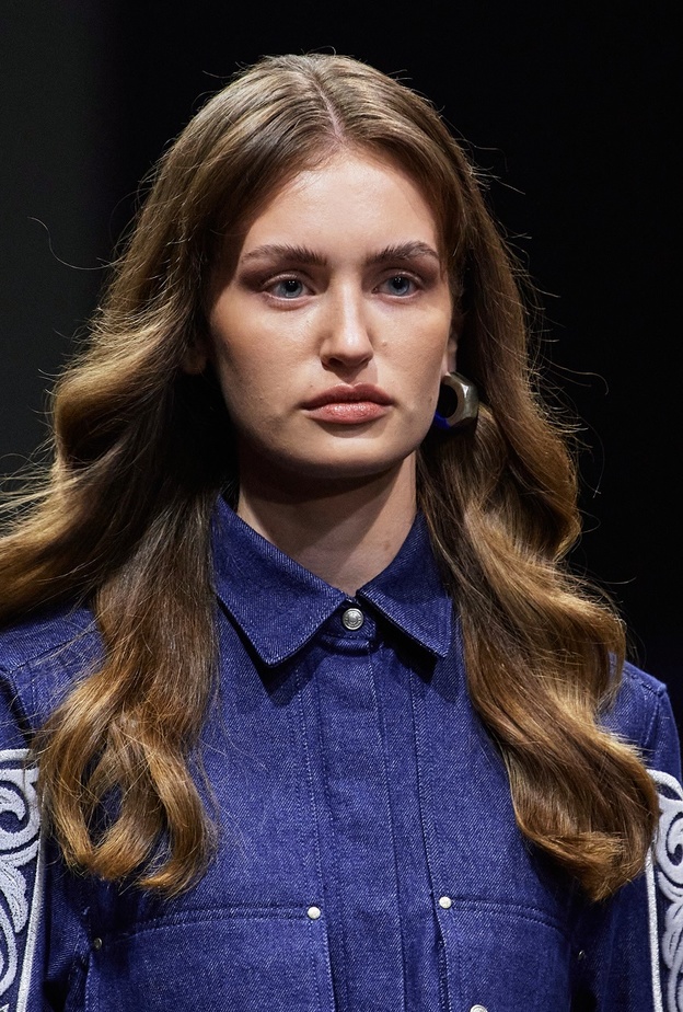 تسريحات راقية لصاحبات الشعر الخفيف بمناسبة راس السنة 2023