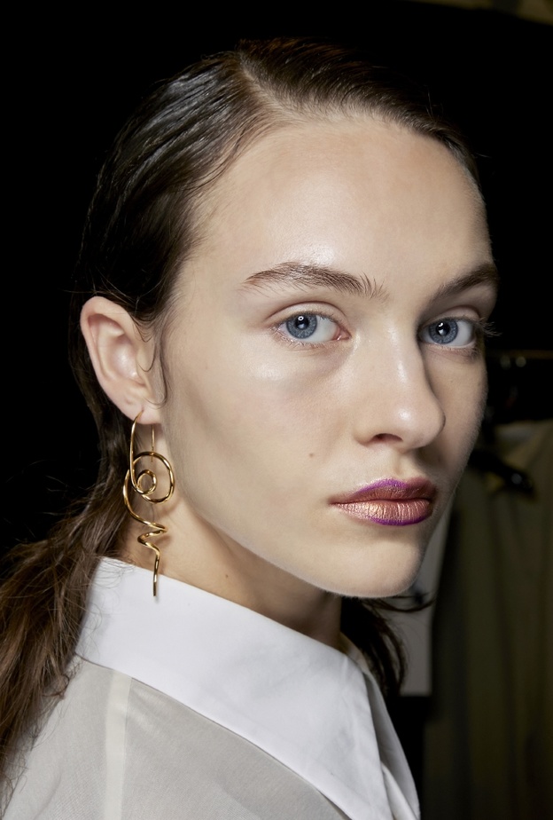 كيفية اختيار المنظف المناسب وفق نوع بشرتك