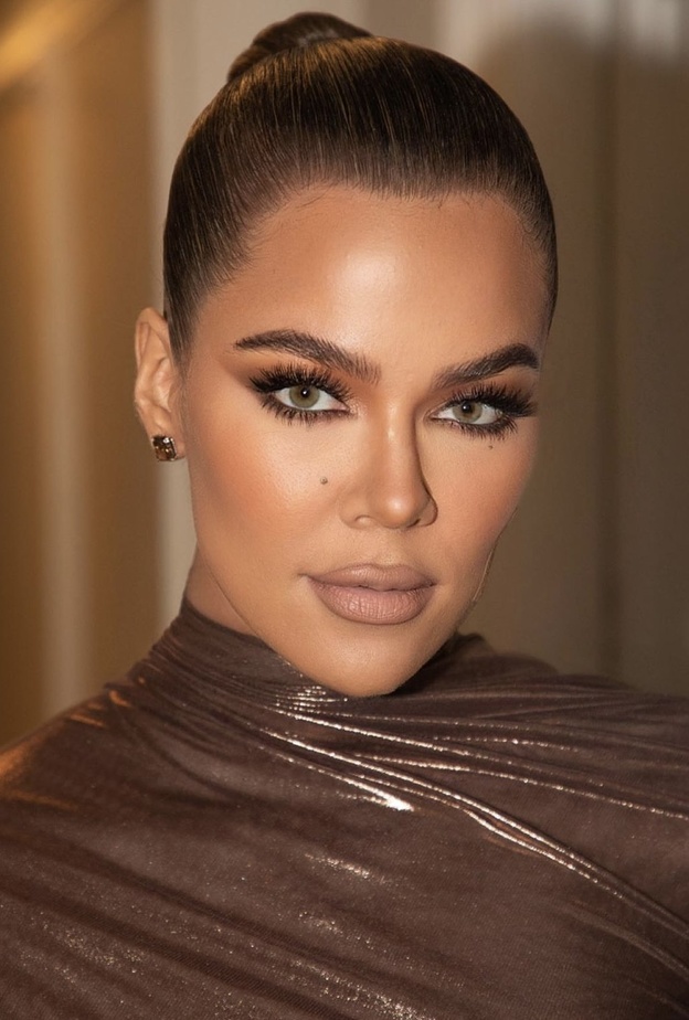 مكياج ترابي لا يزول بأسلوب كلوي كارداشيان