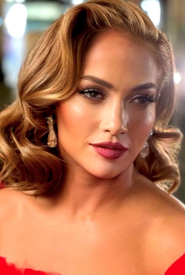 إطلالات جمالية لـ جينيفر لوبيز لفتت أنظارنا في 2022