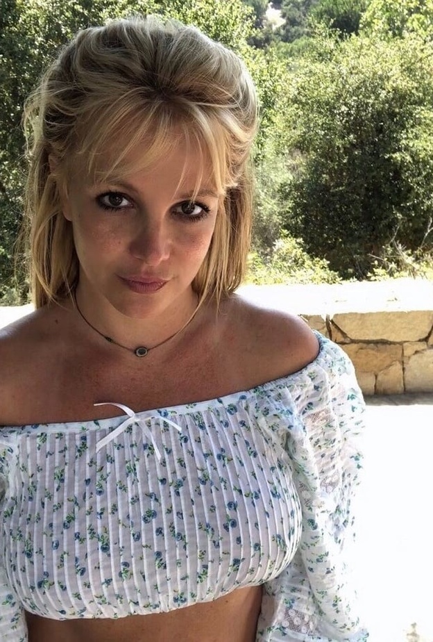 كيف تحولت علاقة بريتني سبيرز مع أسرتها في 2022؟