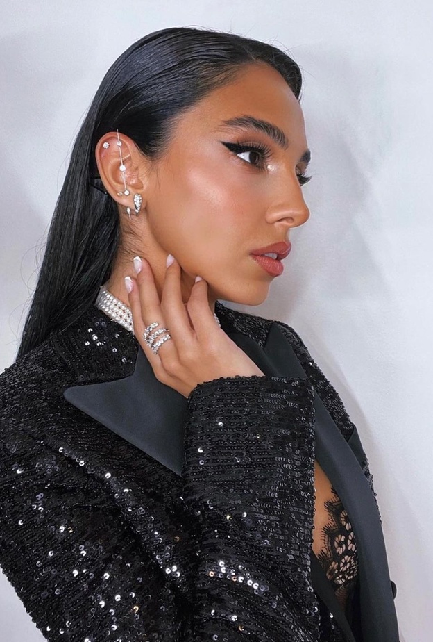  إطلالات جمالية  للنجمات الشابات في 2022 .. اتبعي أساليبهن بالخطوات