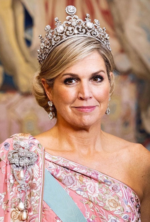 أفخم مجوهرات ماكسيما ملكة هولندا الفاخرة هذا العام