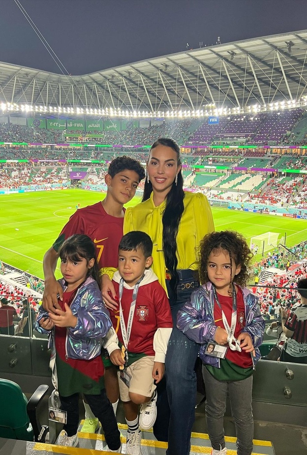  أسرة جورجينا رودريغيز وكريستيانو رونالدو