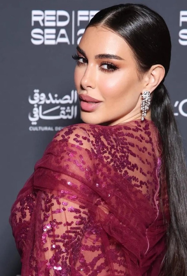 مكياج برونزي يناسب اطلالتك في سهرة رأس السنة 2023