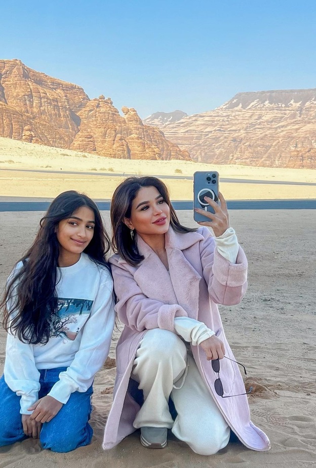 نهى نبيل وابنتها