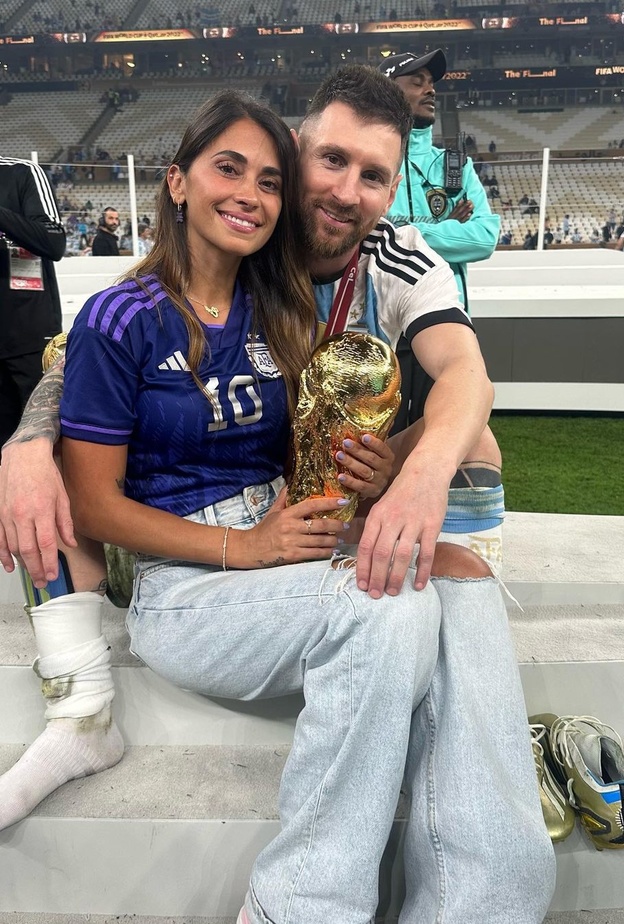 ميسى و أنتونيلا روكوزو 