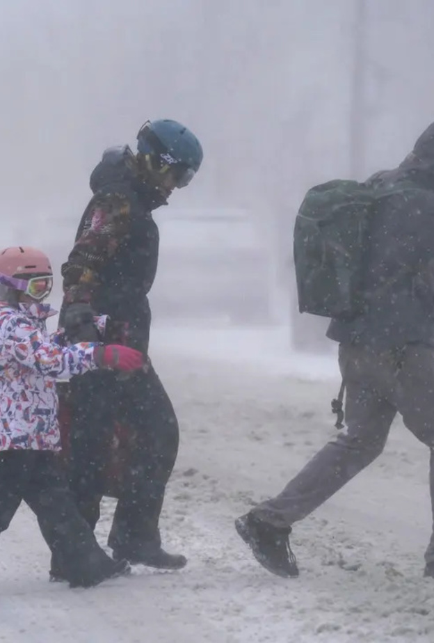 إلغاء آلاف الرحلات الجوية مع استمرار أسوأ عاصفة في الولايات المتحدة