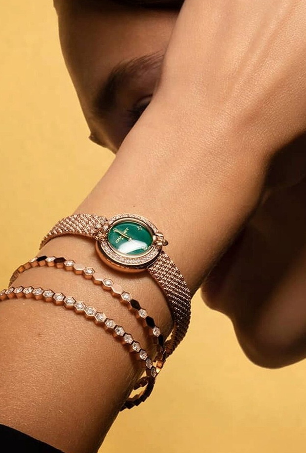 ساعة من مجموعة chaumet