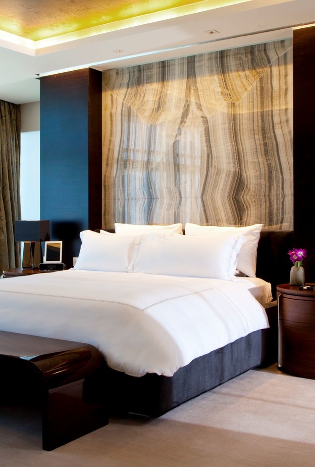 الوجهة المثالية لعشاق الرفاهية والإطلالات اللازوردية في فندق روزوود أبوظبي