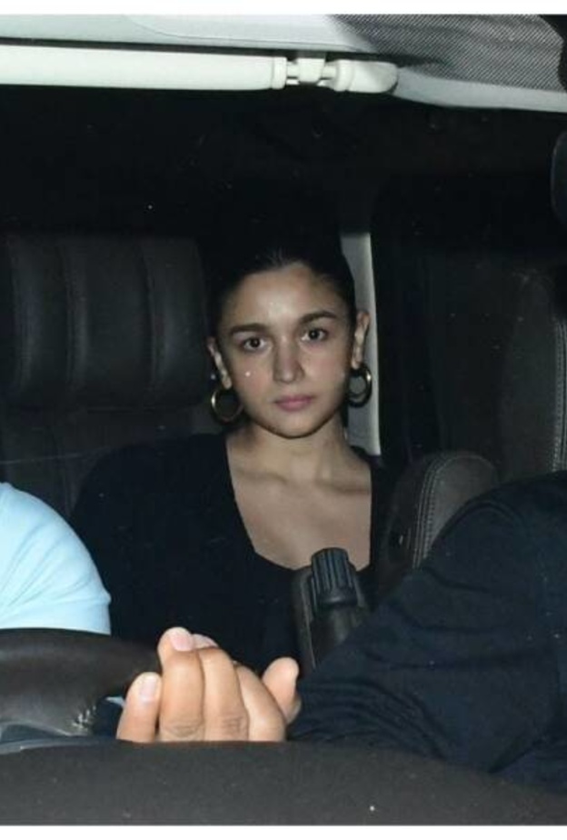 عليا بهات تقوم بظهورها العلني الأول بعد إنجابها لطفلتها راحة