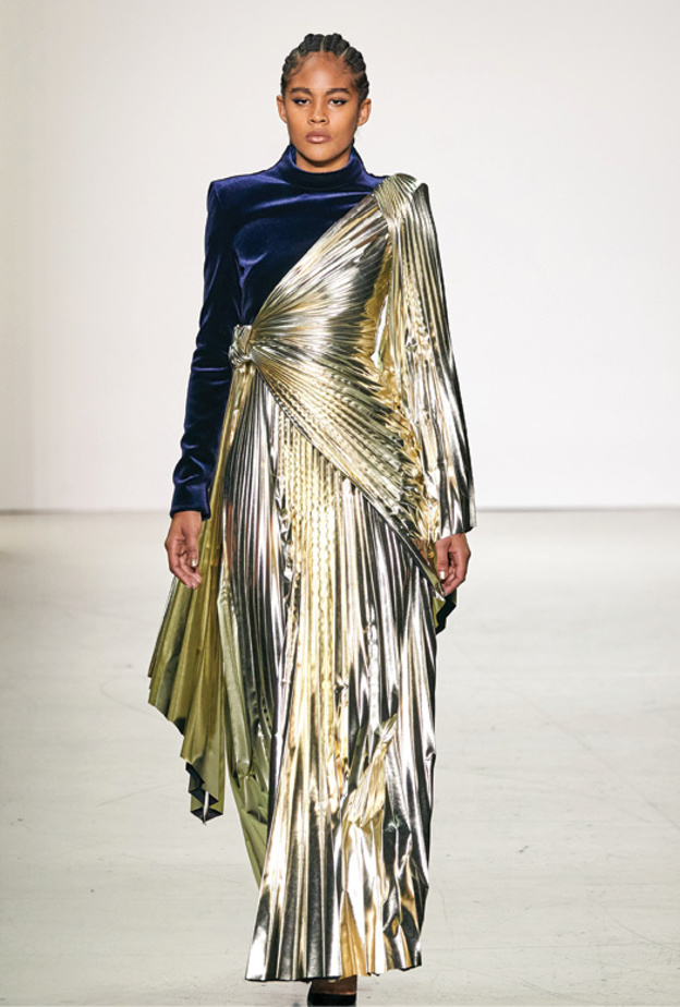 التأثيرات المعدنية الفائقة سترافقك من النهار إلى الليل في مناسبات نهاية العام