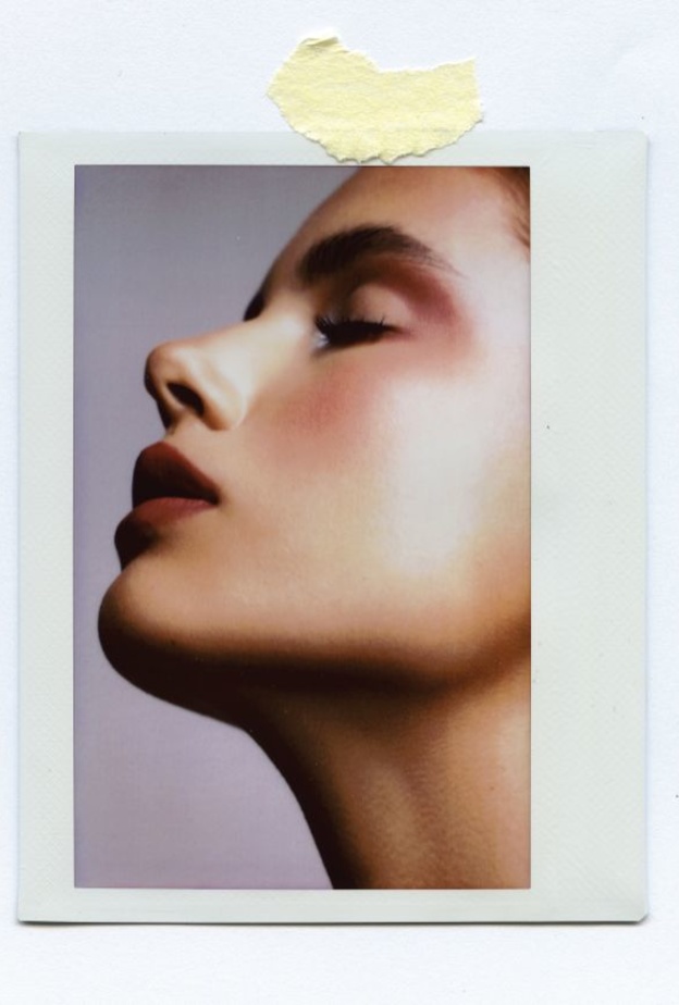 اطلالات جمالية ساطعة لموسم مناسبات نهاية العام من  "ديور" Dior في جلسة تصويرية خاصة لـ "هي"