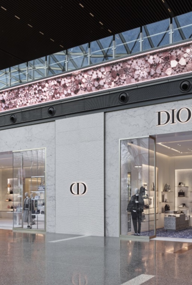 متجر ديور في مطار دوحة 