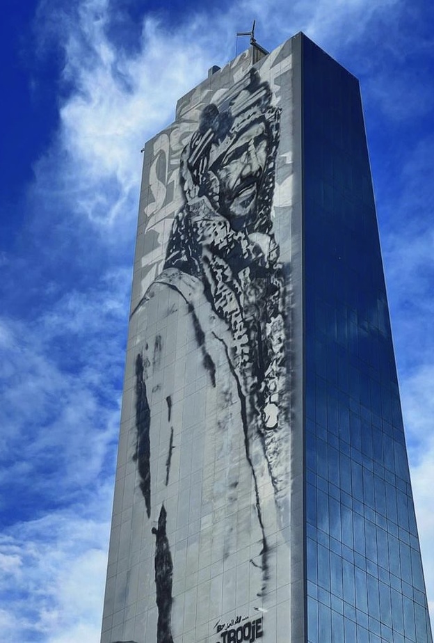 الفنان السعودي محمد العمار يرسم أكبر لوحة جدارية بالعالم