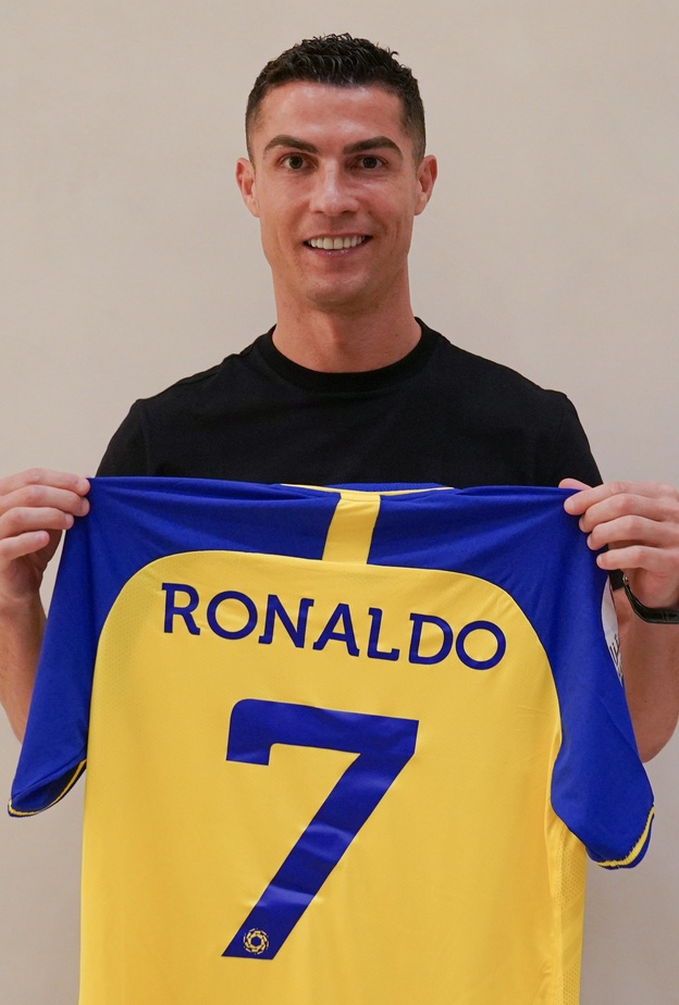 بعد هدية جورجينا الثمينة.. رونالدو ينضم للنصر السعودي