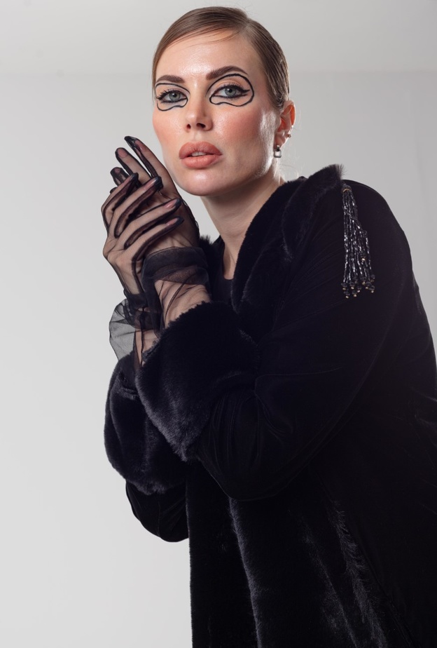 مصممة الأزياء السعودية "هبة فرّاش" لـ "هي":  تتضمن مجموعتي الجديدة تصاميم أنثوية قوية وتصاميم رجالية بطابع عصري