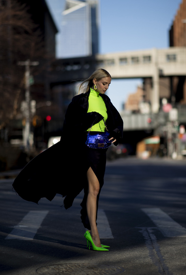 ما هو الحذاء المناسب لإطلالات نهاية العام؟! إختاري الأجمل ونسقيه مستويحة من الصور