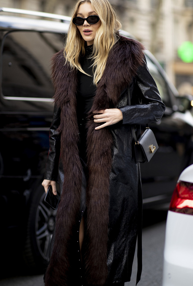 الياقة الفرو صيحة خريف 2022 بتصاميم لافتة وتنسيقات مميّزة من Street style