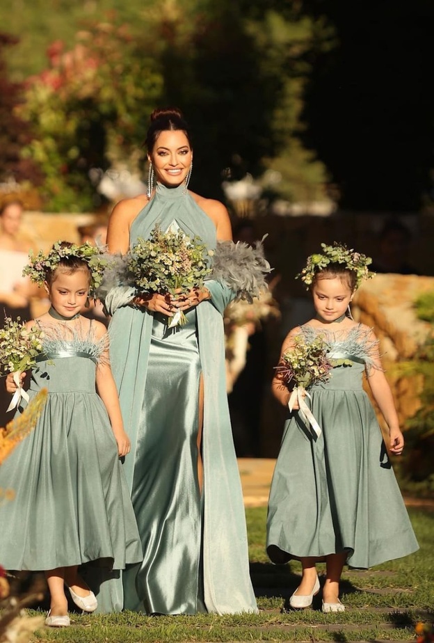 كارن وازن وابنتيها