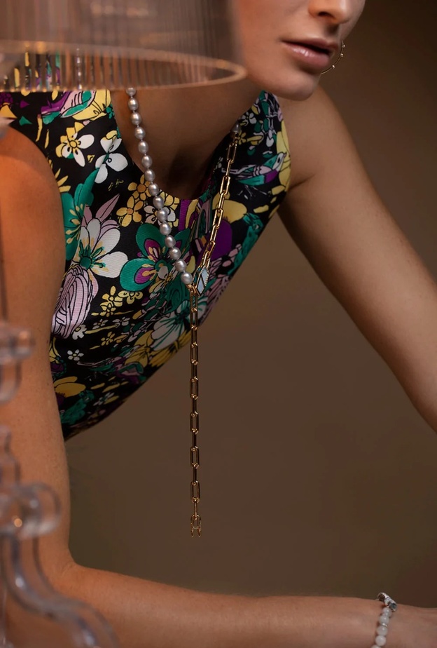 قلادة اللؤلؤ UNIFORM OBJECT