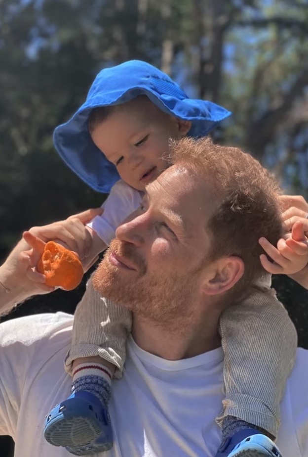 صور "مبهجة" لهاري وميغان مع أبنائهما