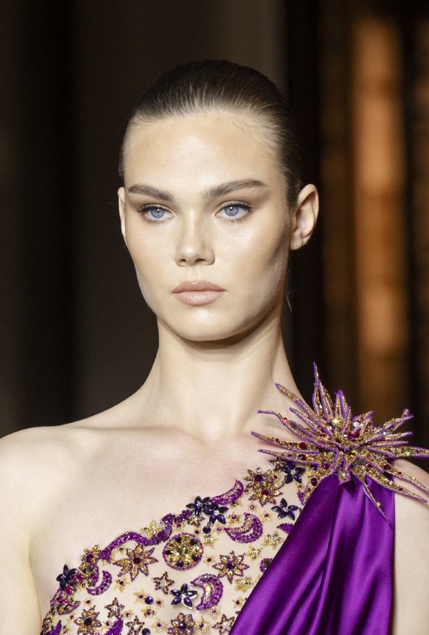  صيحات مكياج راقية تناسب العيون المبطنة 2023