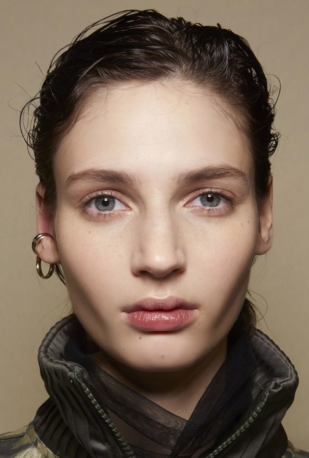 نصائح فعالة لتنظيف البشرة العادية بالطرق الطبيعية