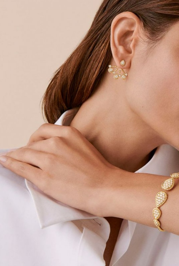 أقراط كبس ذات تصميم متجدد وعصري من مجموعة Serpent Bohème لبوشرون Boucheron