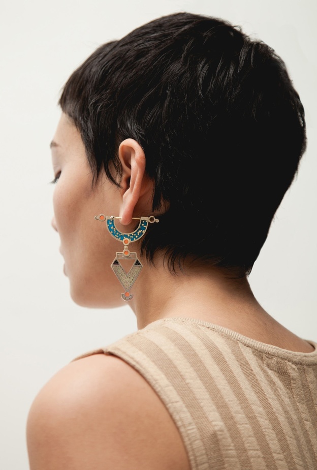 أقراط Golden Age من إيريكا ليل Erica Leal