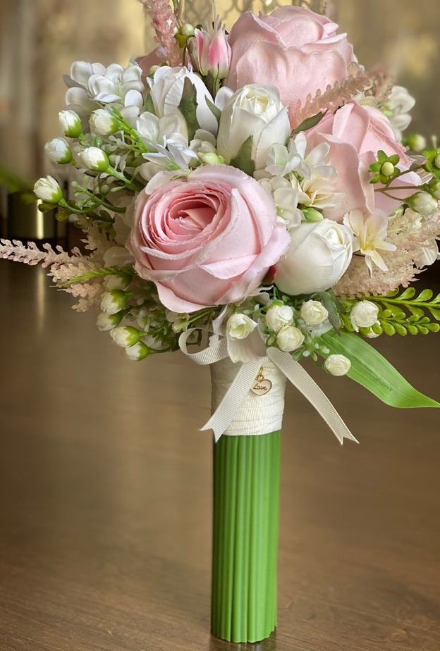 ألوان ناعمة من مصممة مسكات العرايس السعوديه مشاعل الشمري