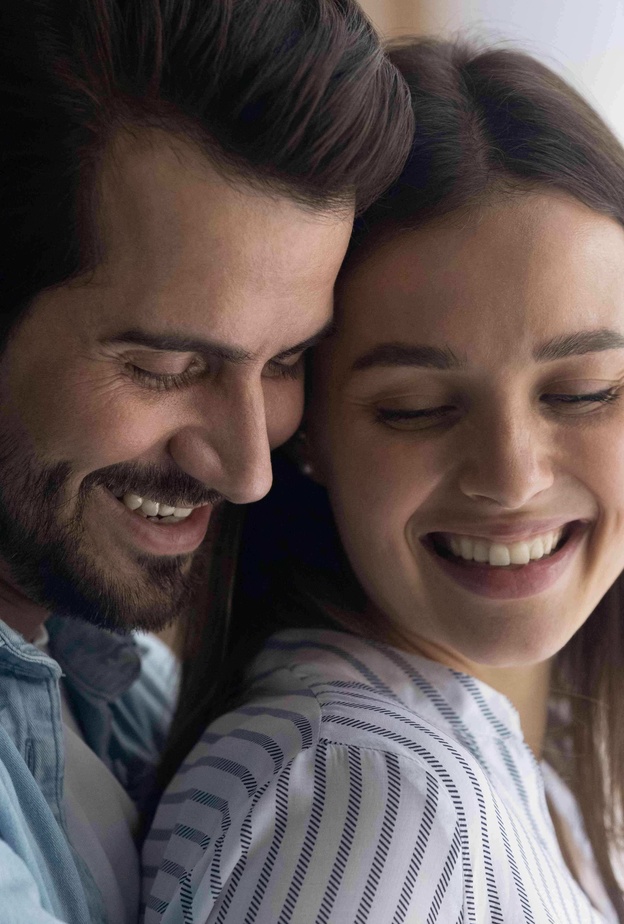 الرجل الوسيم أم الرجل الحنون .. من يصل إلى قلب المرأة أسرع